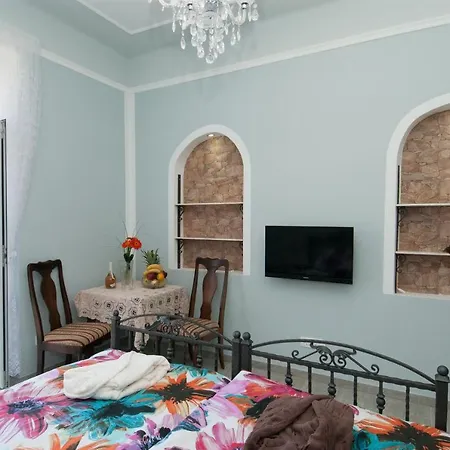 Apartments Tomic A8 * Opatija